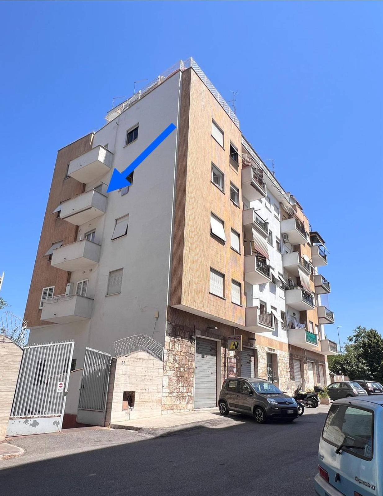 Grazioso Tiburtina - 3 Bedrooms Apartment Rom