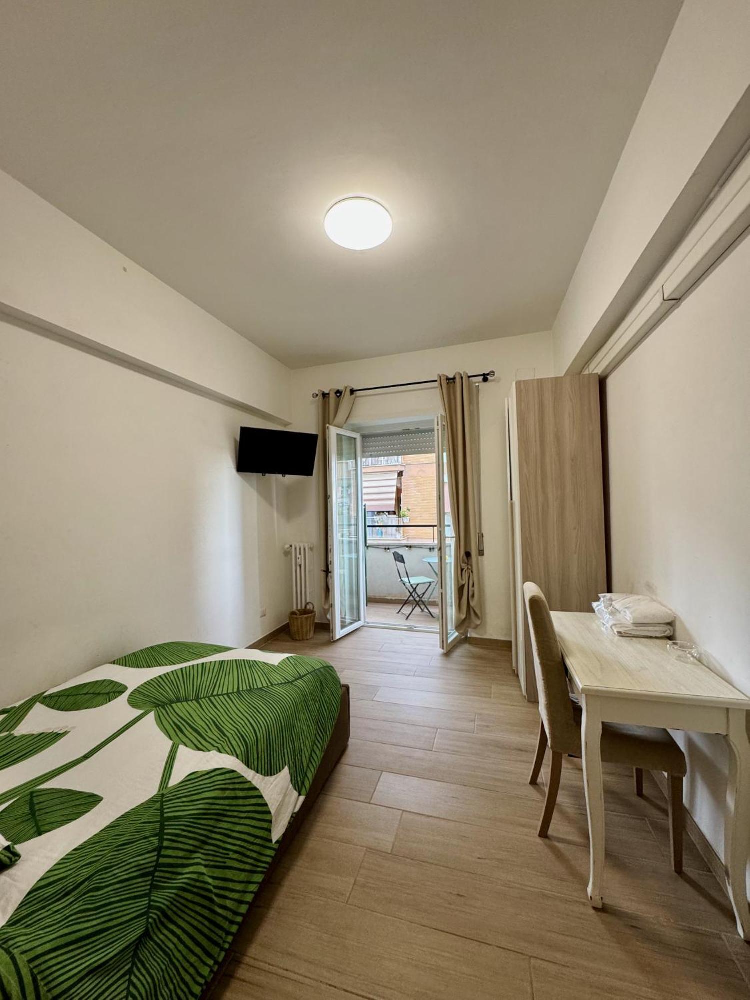 Grazioso Tiburtina - 3 Bedrooms Rom